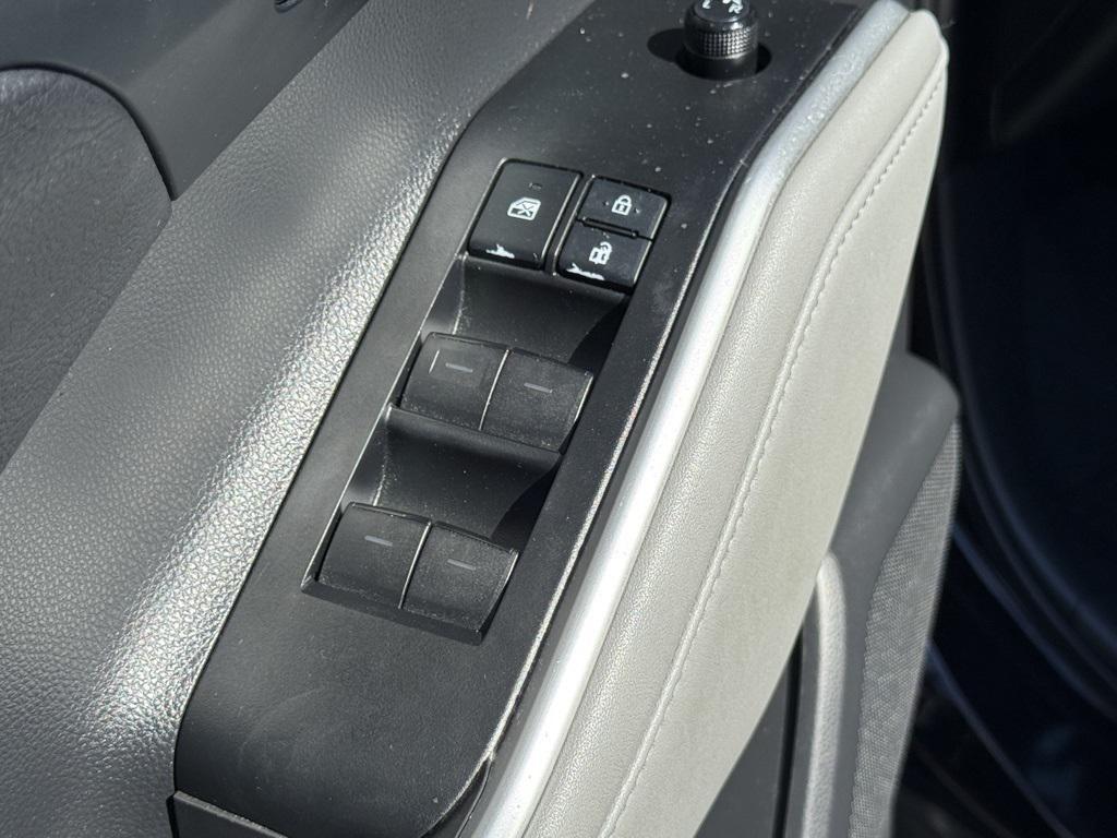 used 2021 Toyota Highlander car, priced at $27,996