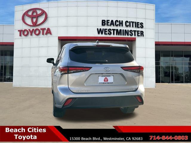 used 2022 Toyota Highlander car, priced at $29,420