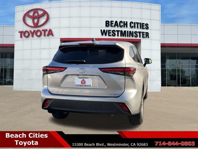 used 2022 Toyota Highlander car, priced at $29,420