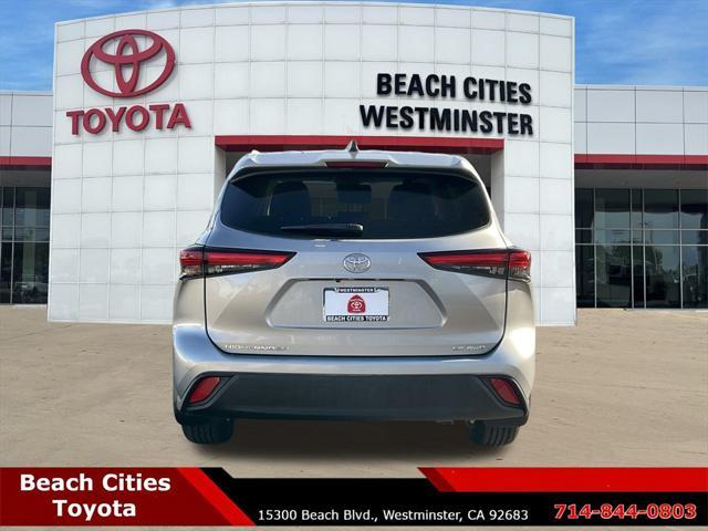 used 2022 Toyota Highlander car, priced at $29,420