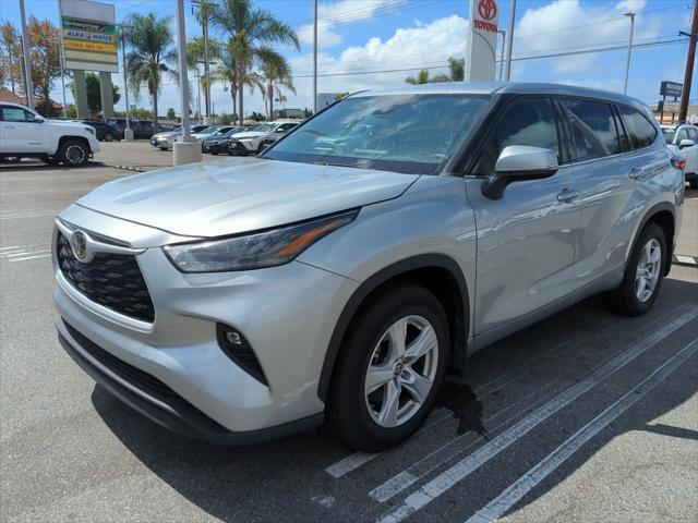 used 2022 Toyota Highlander car, priced at $32,459