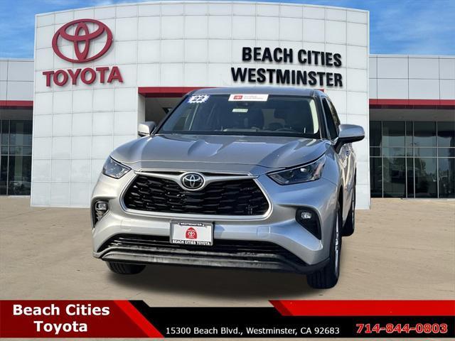 used 2022 Toyota Highlander car, priced at $29,420