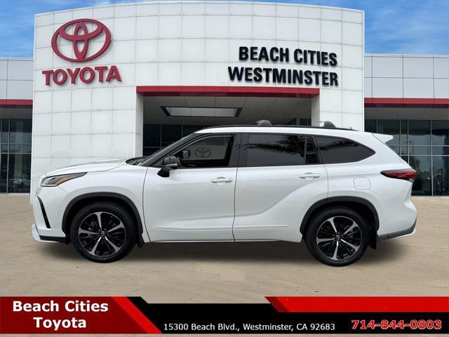 used 2021 Toyota Highlander car, priced at $37,567