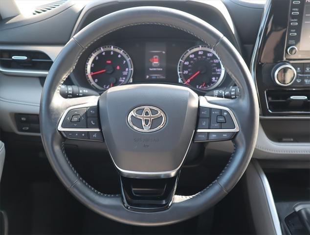 used 2021 Toyota Highlander car, priced at $25,888