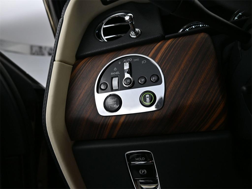 used 2020 Rolls-Royce Cullinan car, priced at $299,900