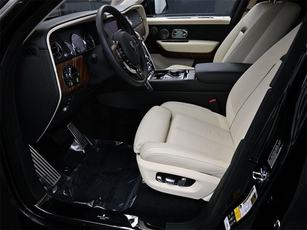 used 2020 Rolls-Royce Cullinan car, priced at $299,900