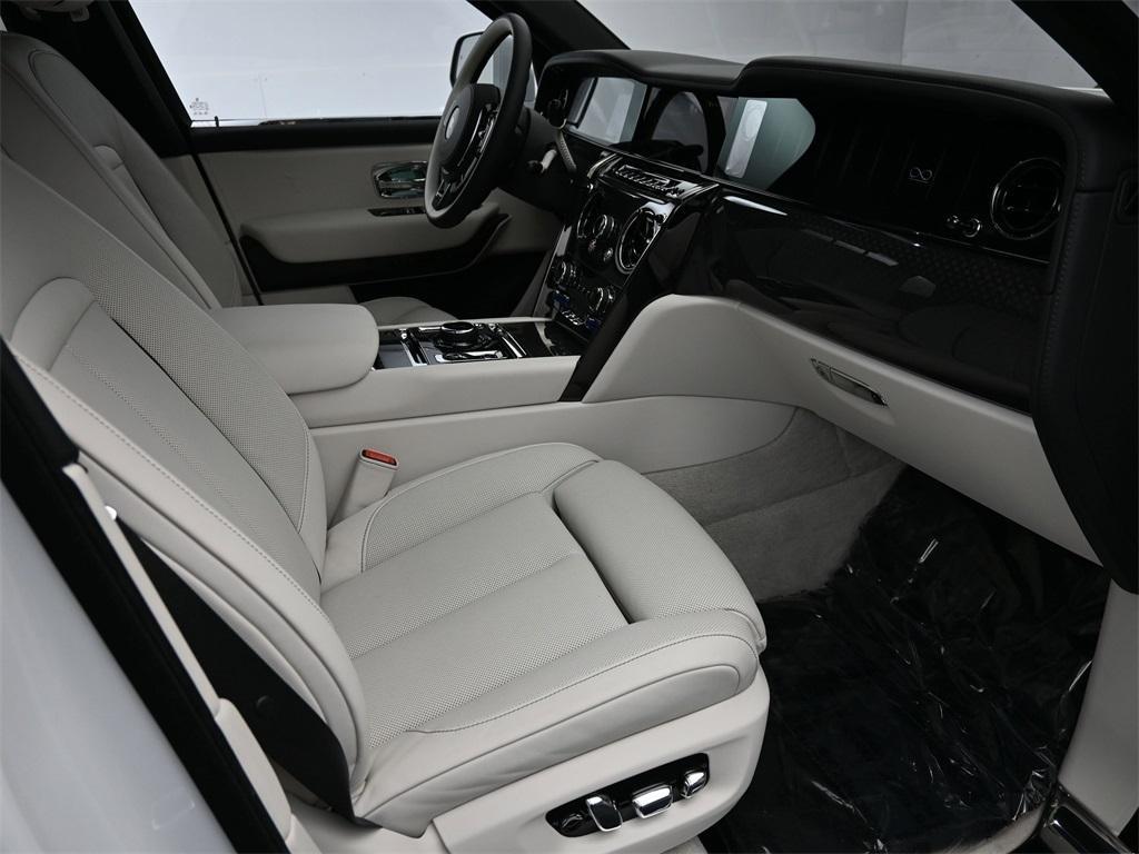 new 2025 Rolls-Royce Cullinan car, priced at $617,325