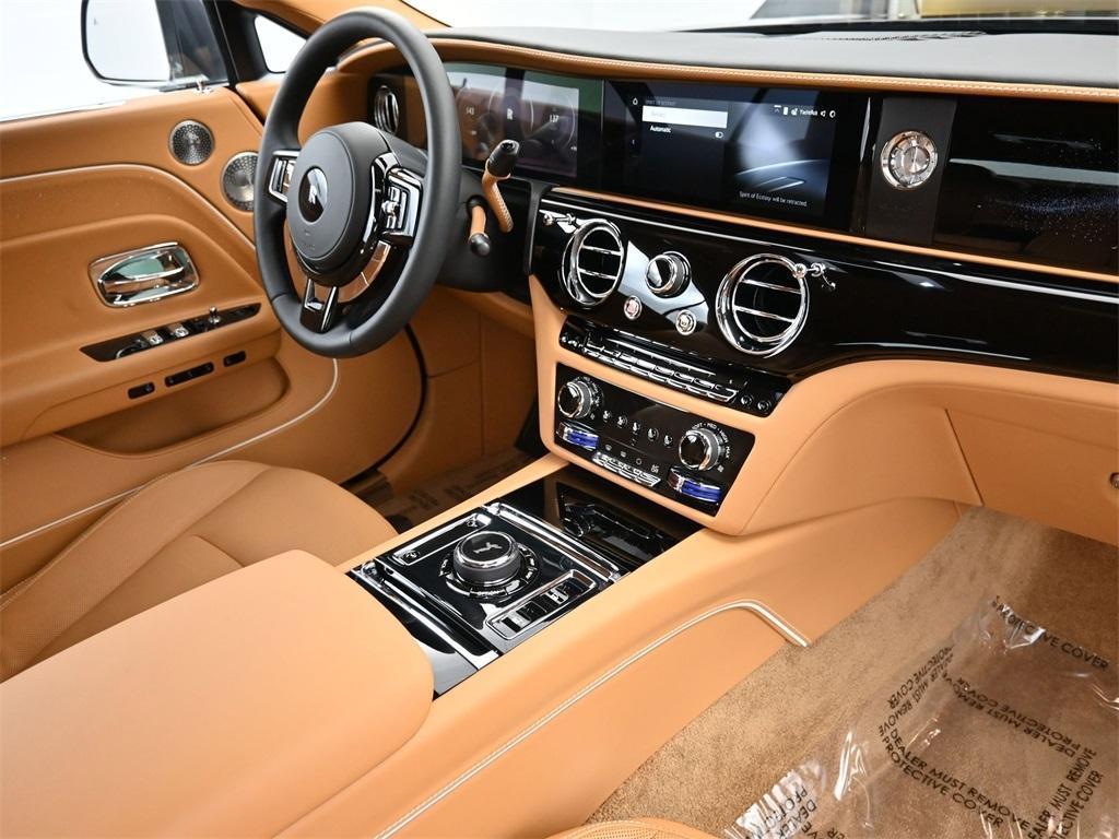 new 2025 Rolls-Royce Spectre car, priced at $513,975