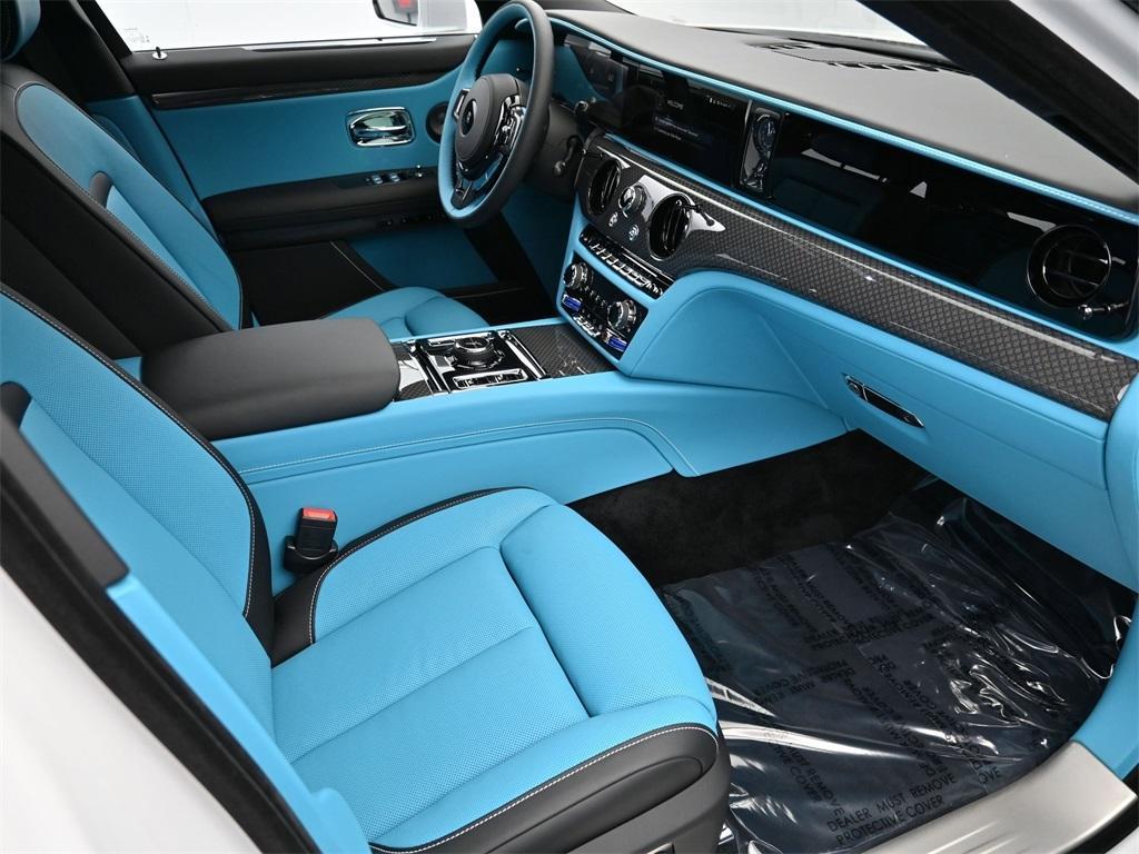 new 2025 Rolls-Royce Ghost car, priced at $500,400