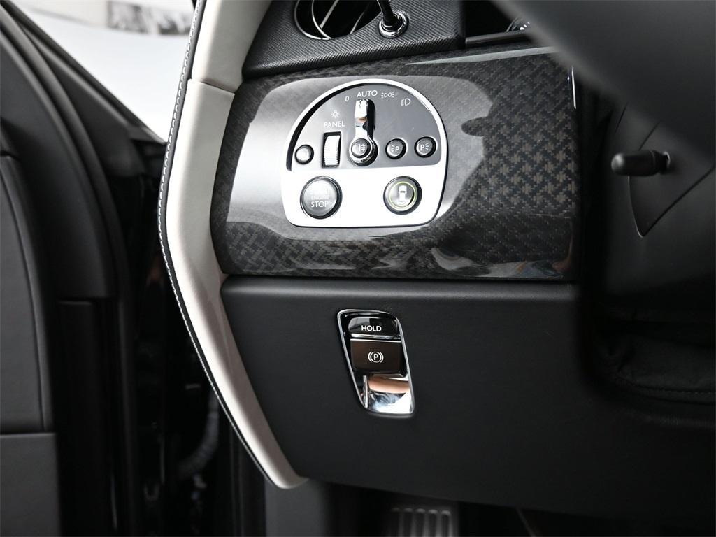 used 2023 Rolls-Royce Cullinan car, priced at $389,900