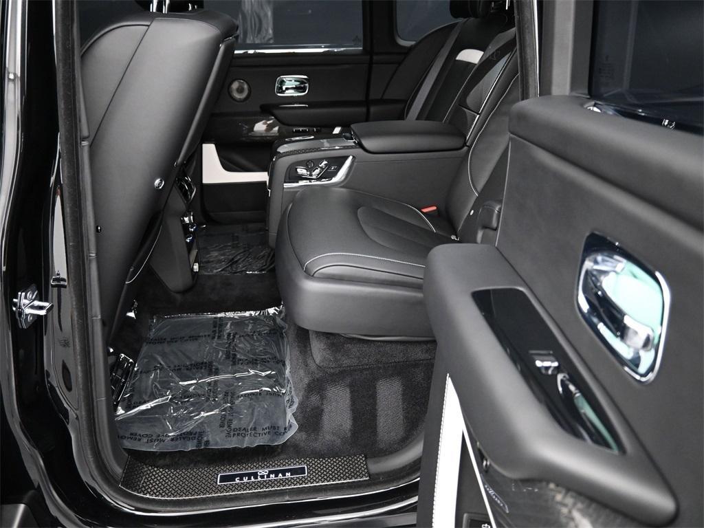 used 2023 Rolls-Royce Cullinan car, priced at $389,900