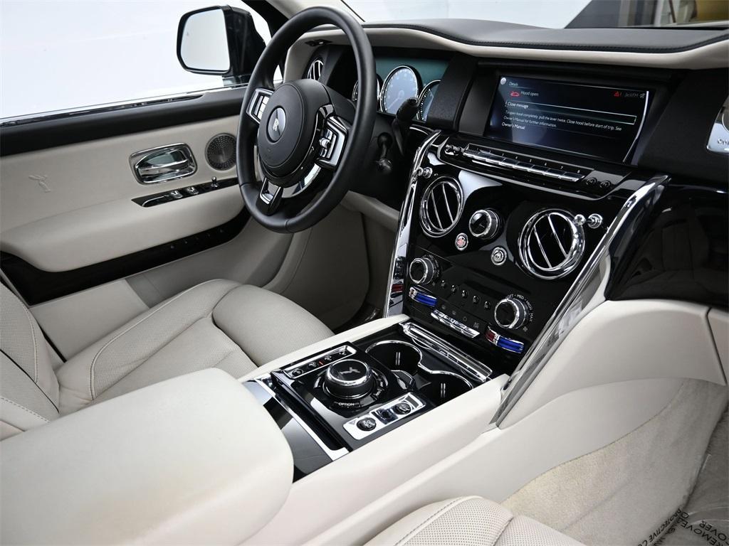 used 2019 Rolls-Royce Cullinan car, priced at $229,900
