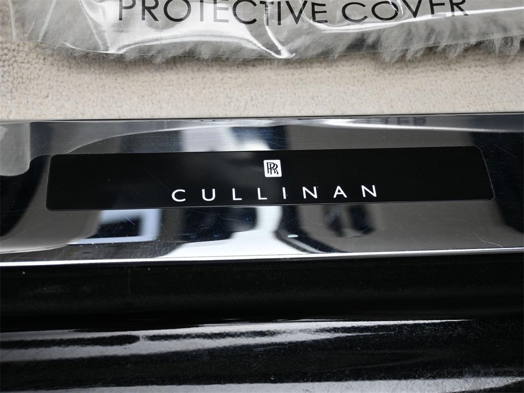 used 2019 Rolls-Royce Cullinan car, priced at $235,900