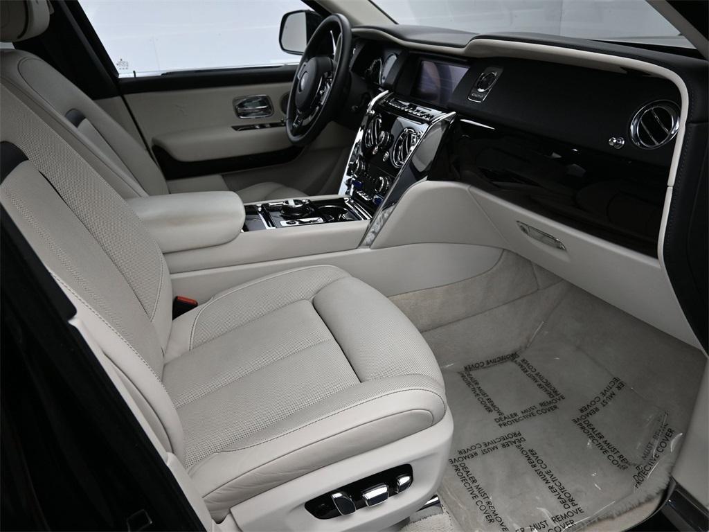 used 2019 Rolls-Royce Cullinan car, priced at $229,900