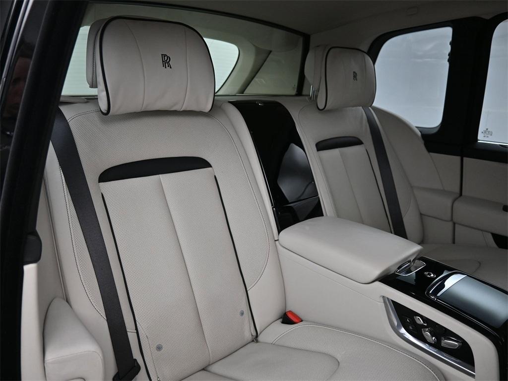 used 2019 Rolls-Royce Cullinan car, priced at $229,900