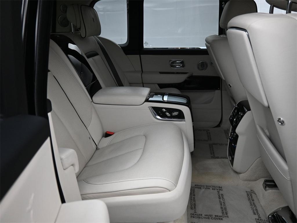 used 2019 Rolls-Royce Cullinan car, priced at $229,900