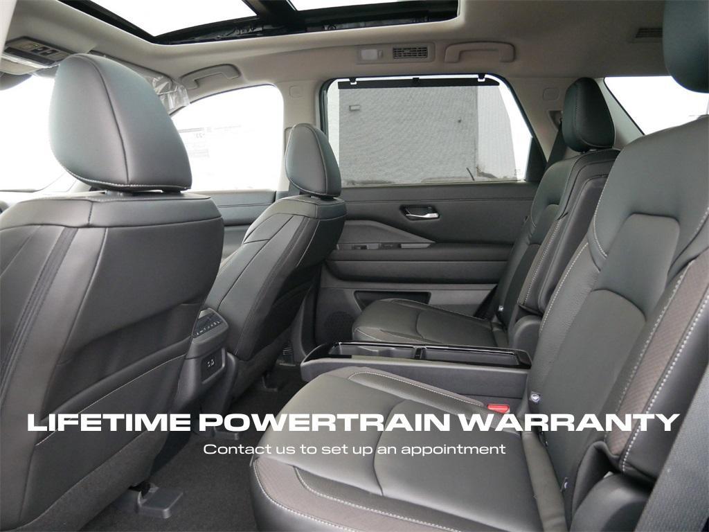 new 2025 Nissan Pathfinder car, priced at $48,331
