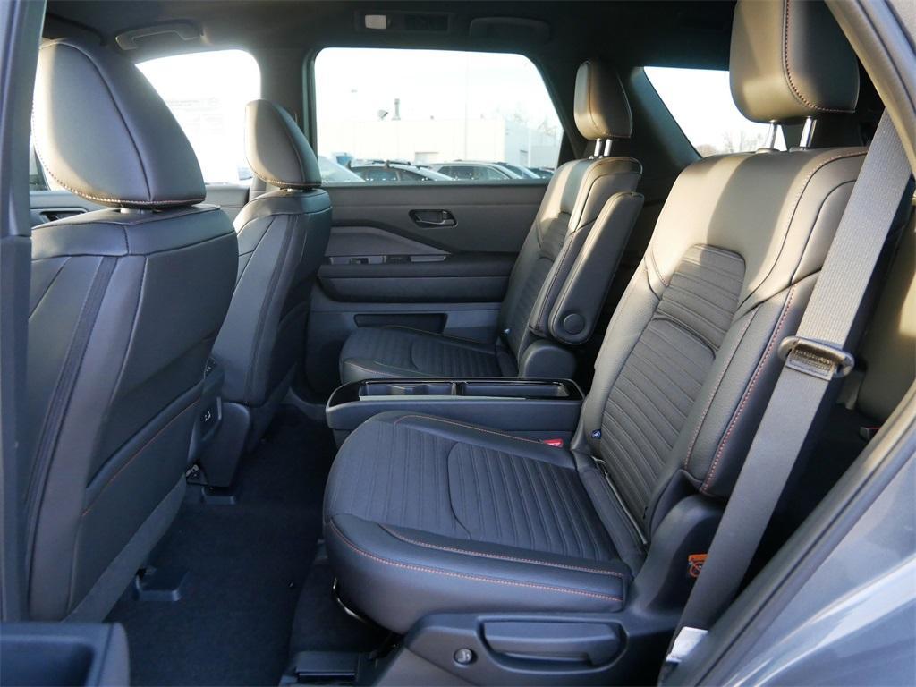 new 2025 Nissan Pathfinder car, priced at $42,357