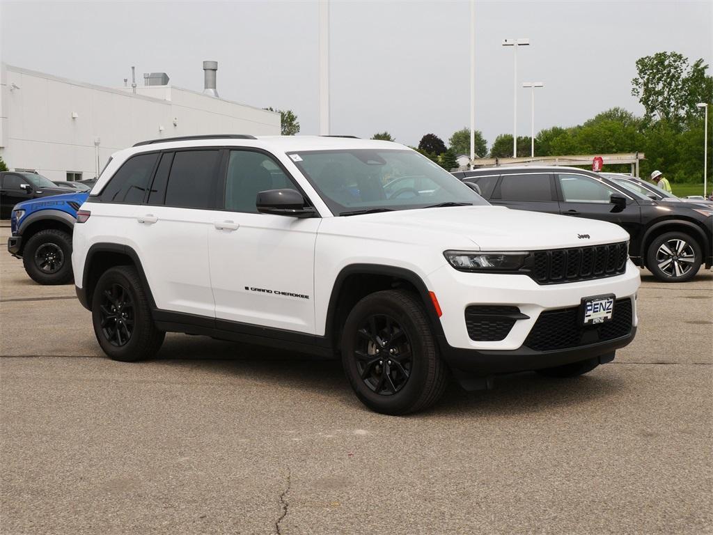 used 2024 Jeep Grand Cherokee car, priced at $33,500