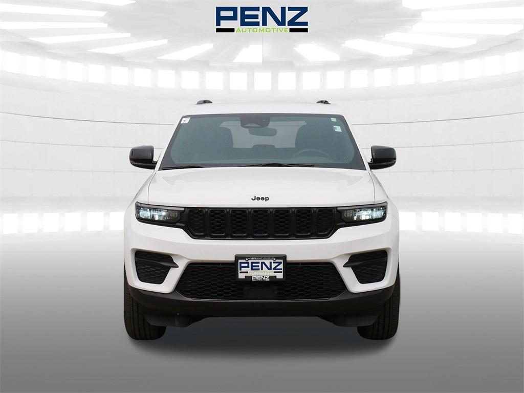 used 2024 Jeep Grand Cherokee car, priced at $33,500