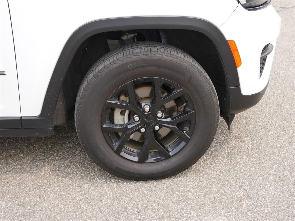 used 2024 Jeep Grand Cherokee car, priced at $33,500