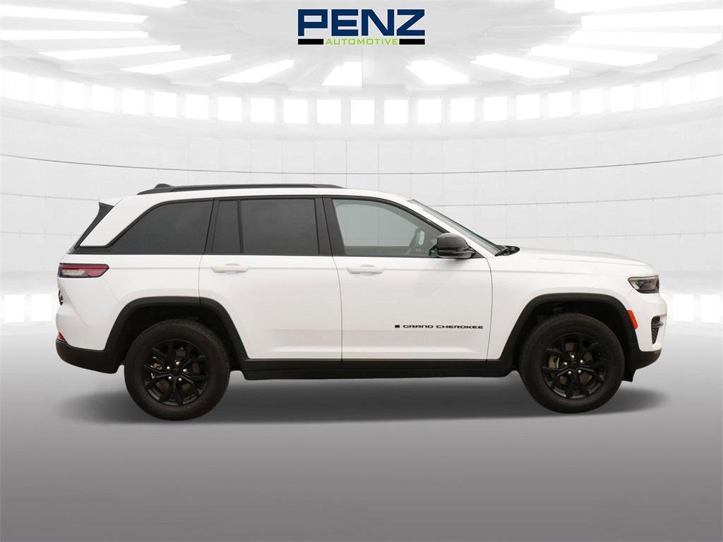 used 2024 Jeep Grand Cherokee car, priced at $33,500