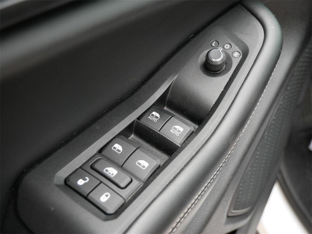 used 2024 Jeep Grand Cherokee car, priced at $33,500