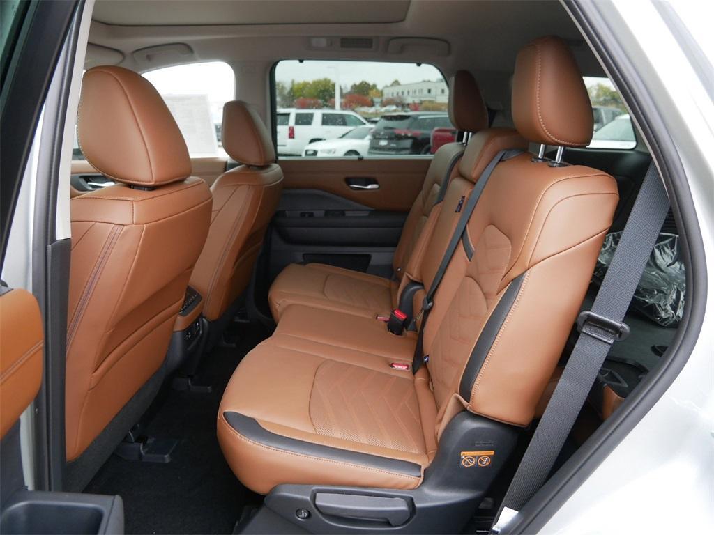 new 2025 Nissan Pathfinder car, priced at $49,326