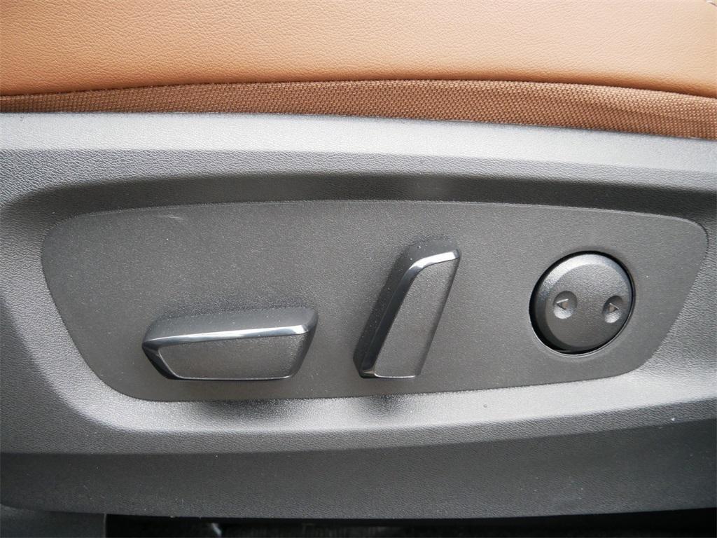 new 2025 Nissan Pathfinder car, priced at $49,326