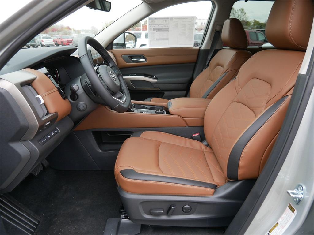 new 2025 Nissan Pathfinder car, priced at $49,326