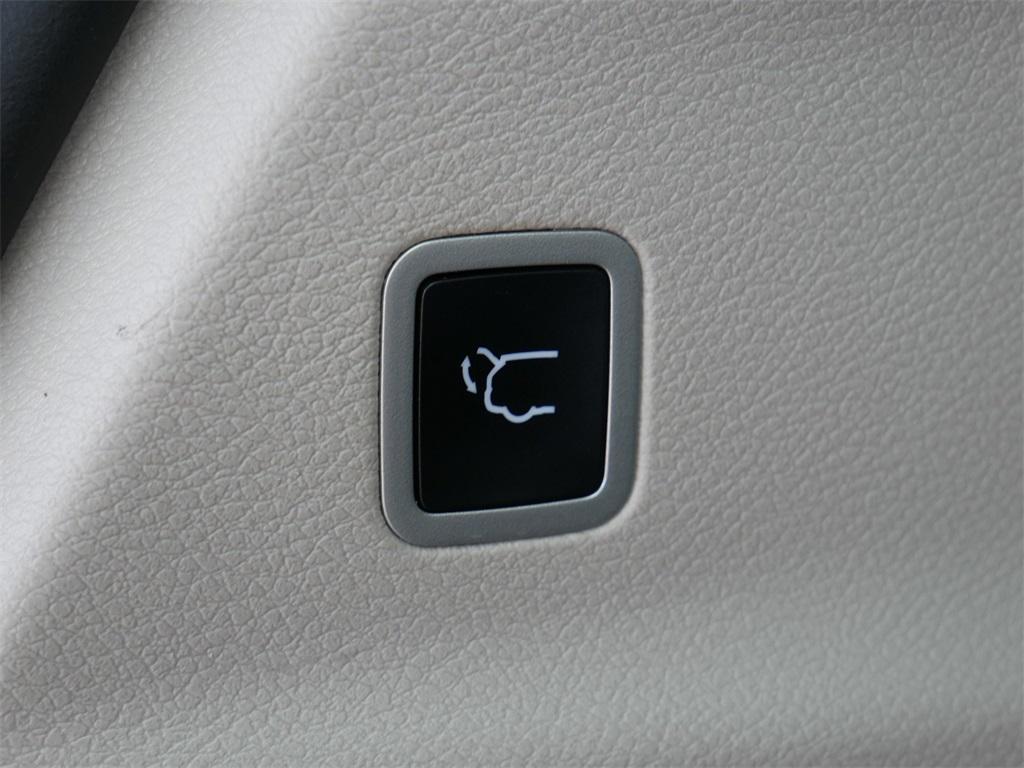 used 2022 Chrysler Pacifica car, priced at $21,500