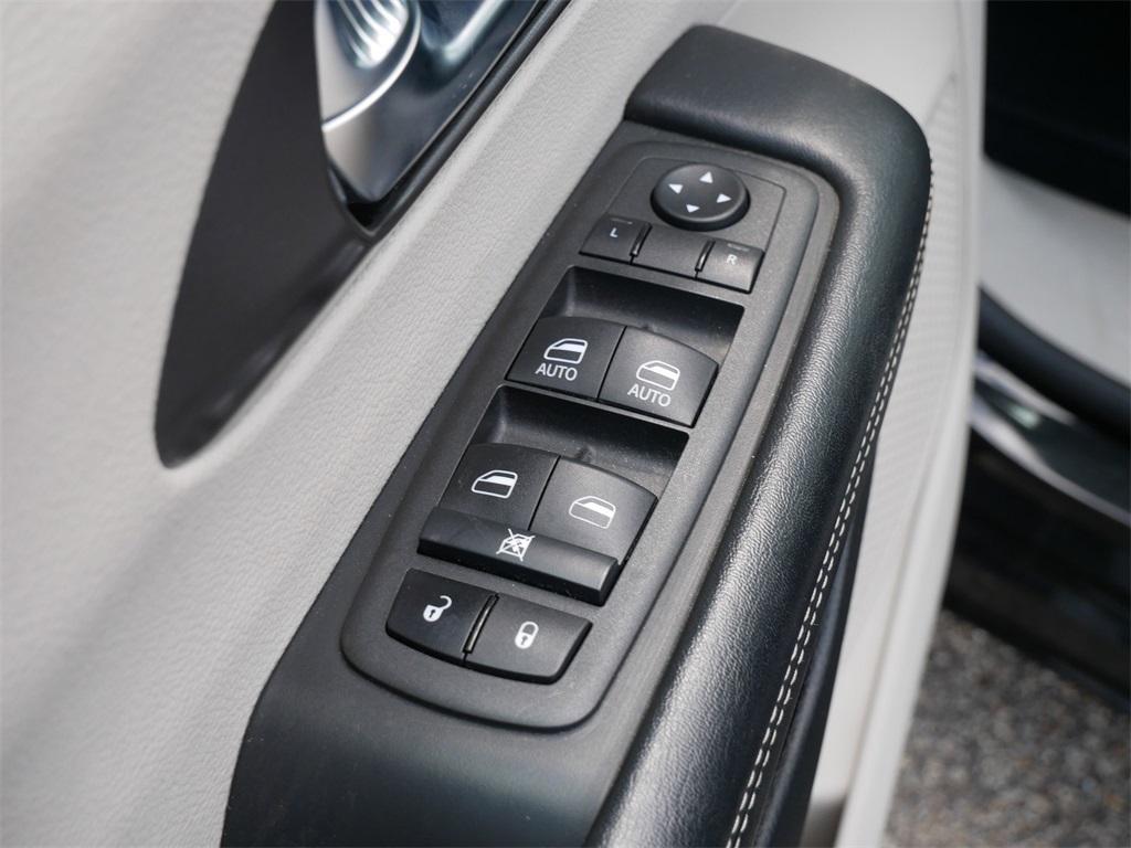 used 2022 Chrysler Pacifica car, priced at $21,500