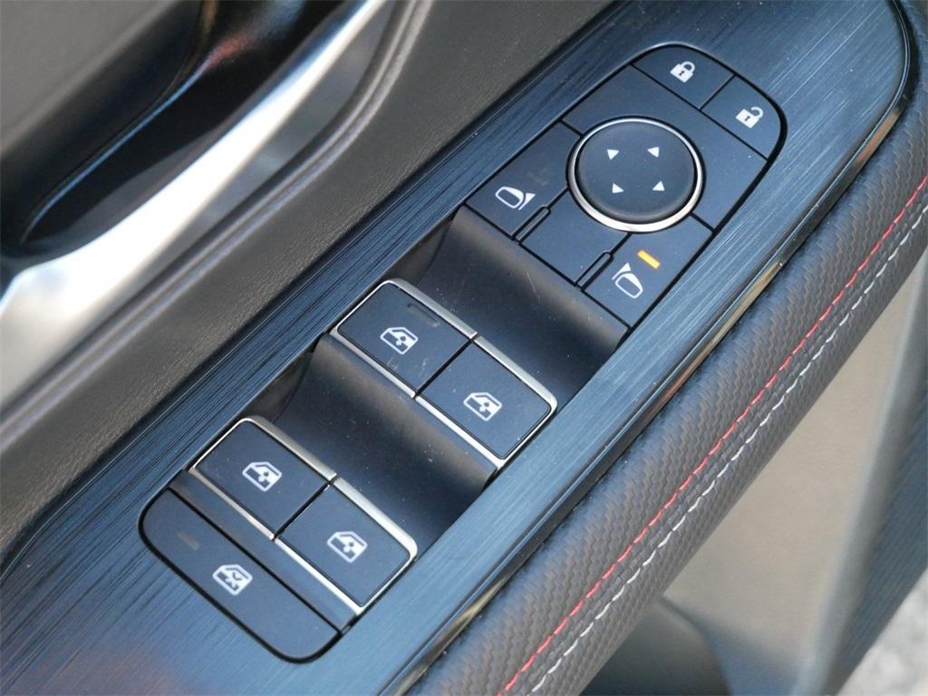 new 2025 Nissan Kicks car, priced at $28,946