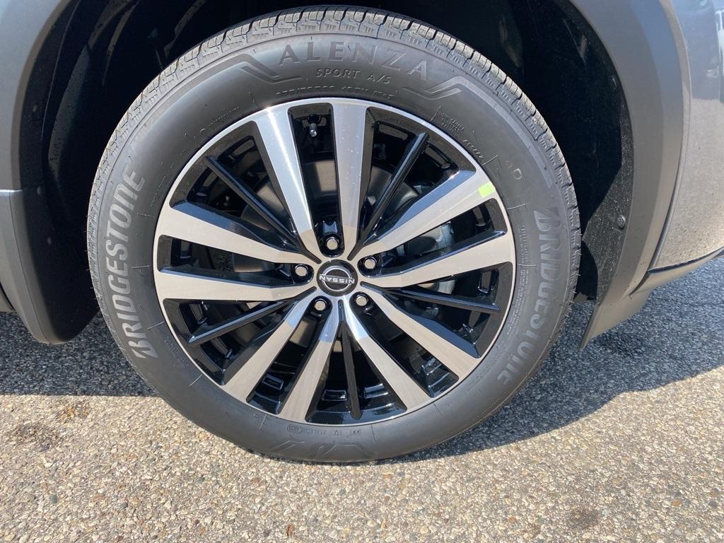 new 2025 Nissan Pathfinder car, priced at $50,360