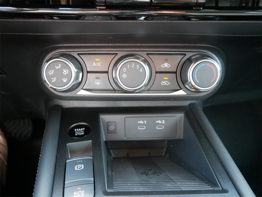 new 2025 Nissan Kicks car, priced at $25,918