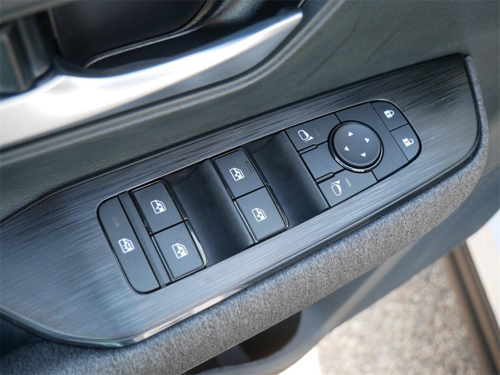 new 2025 Nissan Kicks car, priced at $25,918