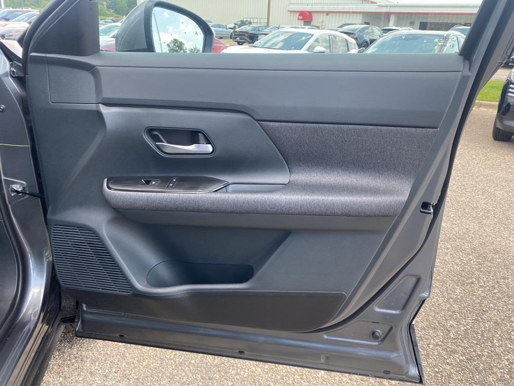 new 2025 Nissan Kicks car, priced at $25,370