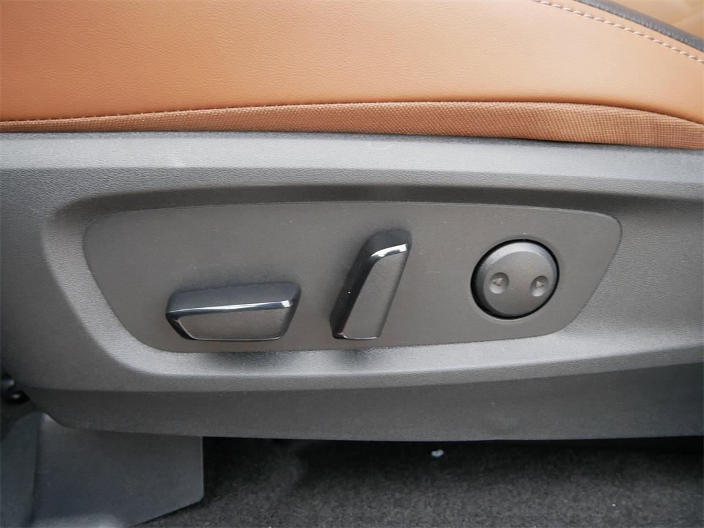 new 2025 Nissan Pathfinder car, priced at $49,558