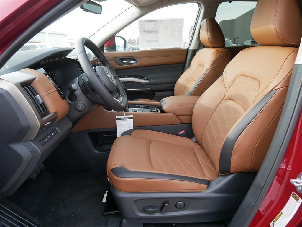 new 2025 Nissan Pathfinder car, priced at $49,558
