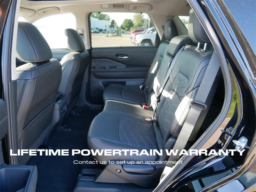 new 2025 Nissan Pathfinder car, priced at $50,860