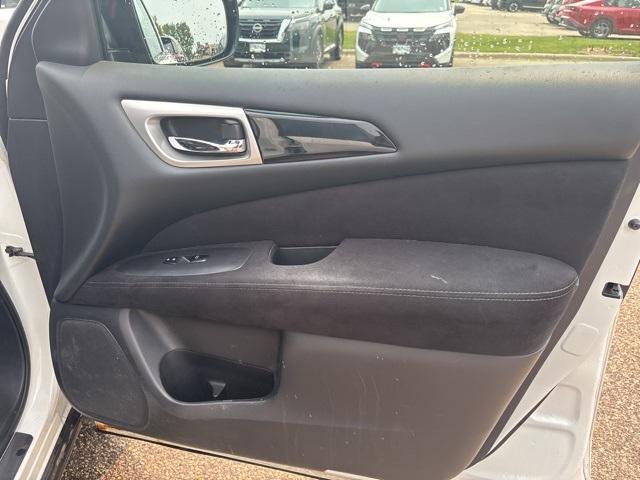 used 2014 Nissan Pathfinder car, priced at $6,900