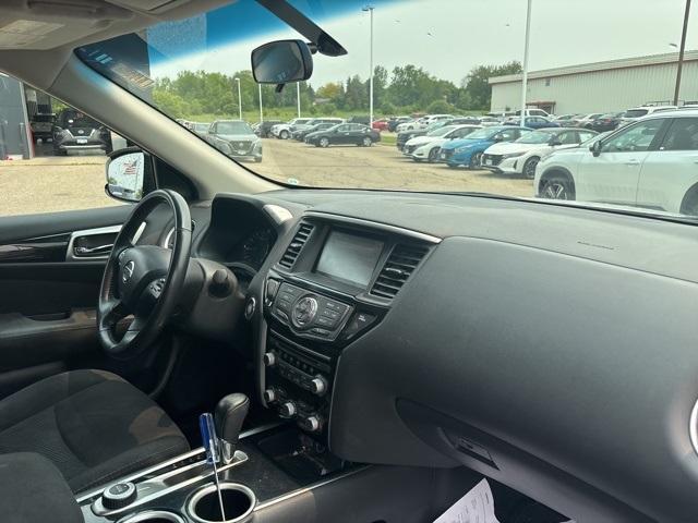 used 2014 Nissan Pathfinder car, priced at $6,900