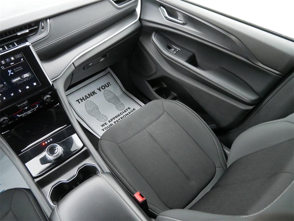 used 2024 Jeep Grand Cherokee car, priced at $26,200