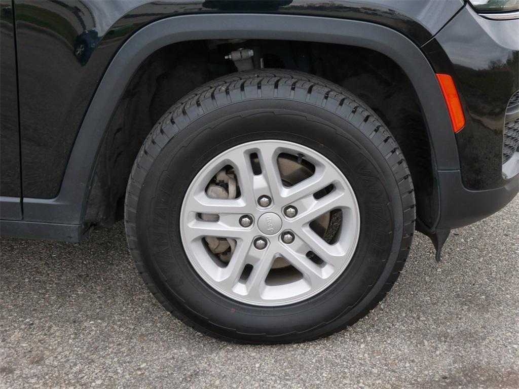 used 2024 Jeep Grand Cherokee car, priced at $26,200