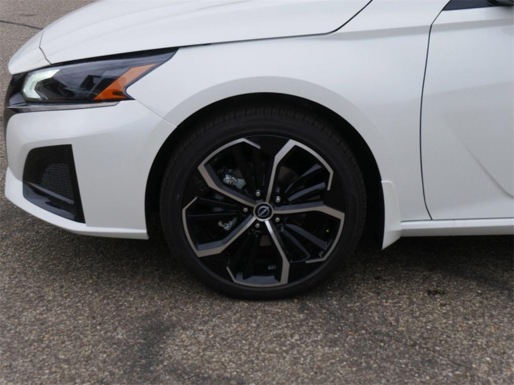 new 2025 Nissan Altima car, priced at $31,800