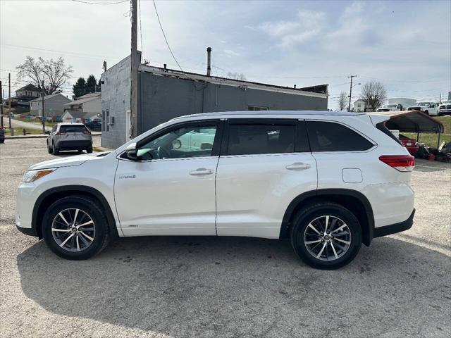 used 2018 Toyota Highlander Hybrid car, priced at $18,900