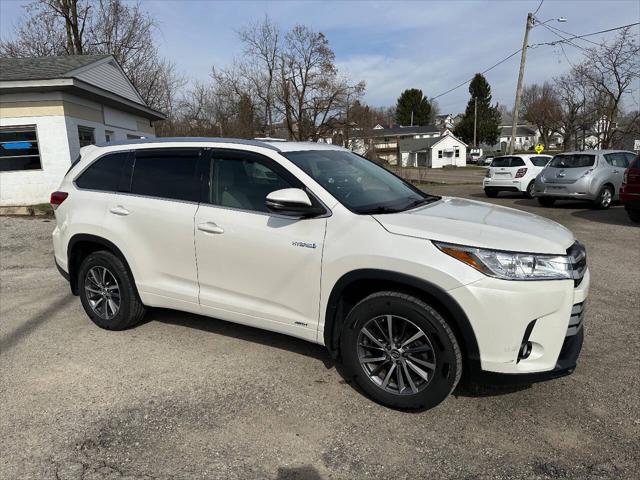 used 2018 Toyota Highlander Hybrid car, priced at $18,900