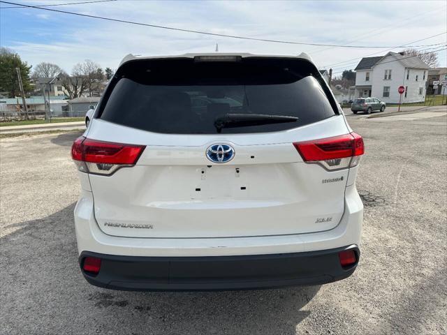used 2018 Toyota Highlander Hybrid car, priced at $18,900