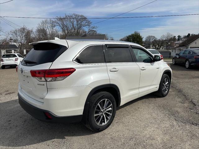 used 2018 Toyota Highlander Hybrid car, priced at $18,900