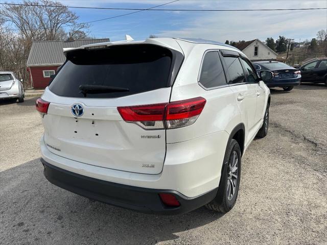 used 2018 Toyota Highlander Hybrid car, priced at $18,900